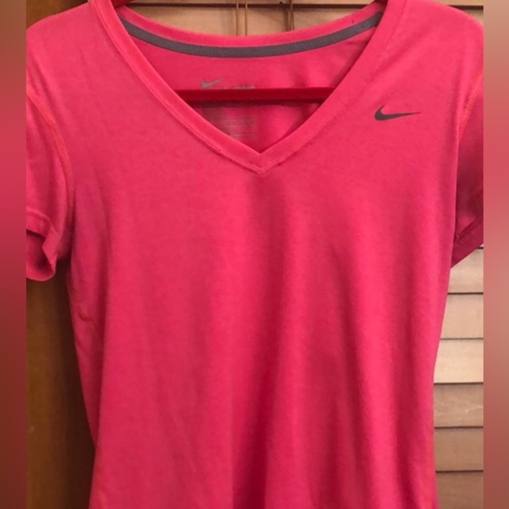 NIKE DRIFIT SHIRT SIZE SMALL